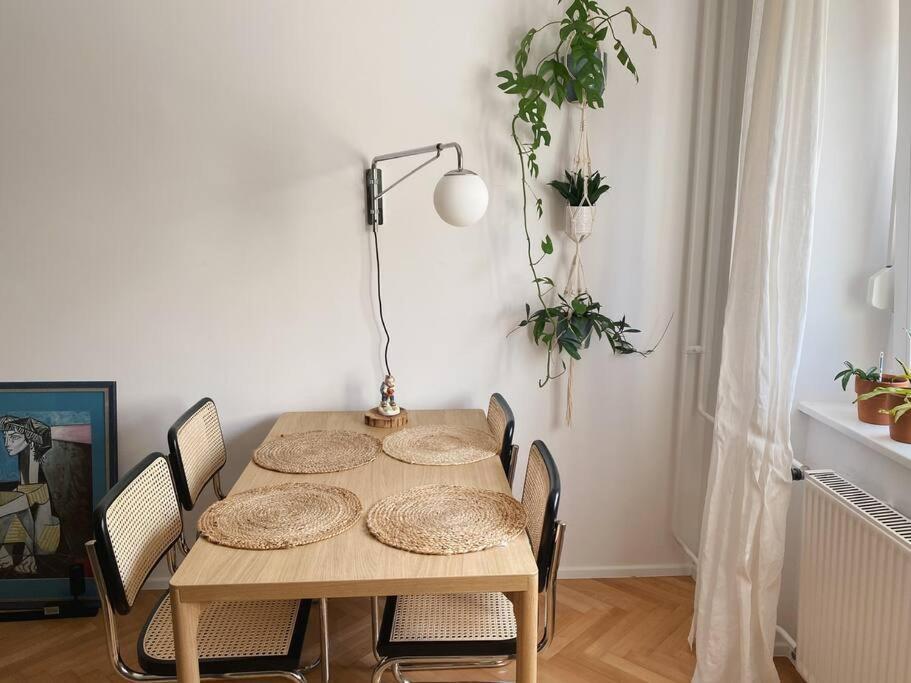 Cosy Apartment Tivoli Center Free Park ลูบลิยานา ภายนอก รูปภาพ