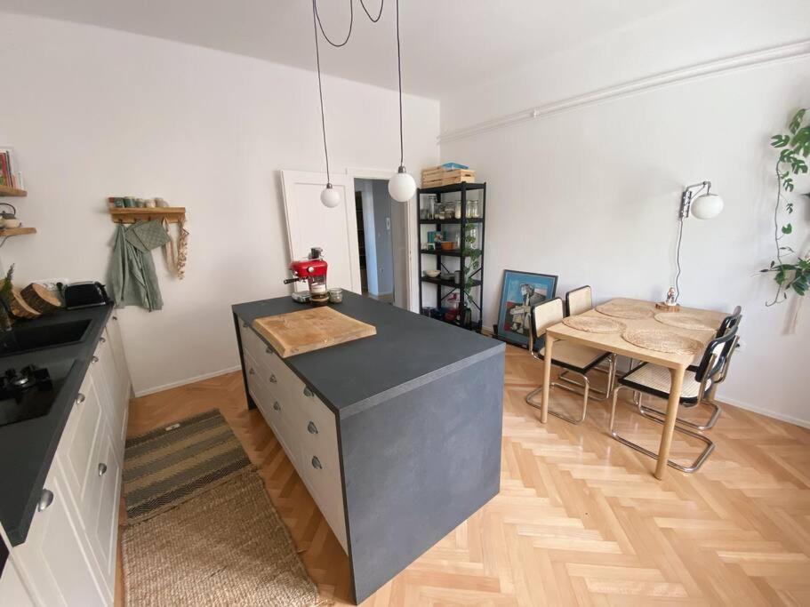 Cosy Apartment Tivoli Center Free Park ลูบลิยานา ภายนอก รูปภาพ